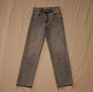Hidden Los Angeles High Rise Straight Leg Raw Hem Jeans